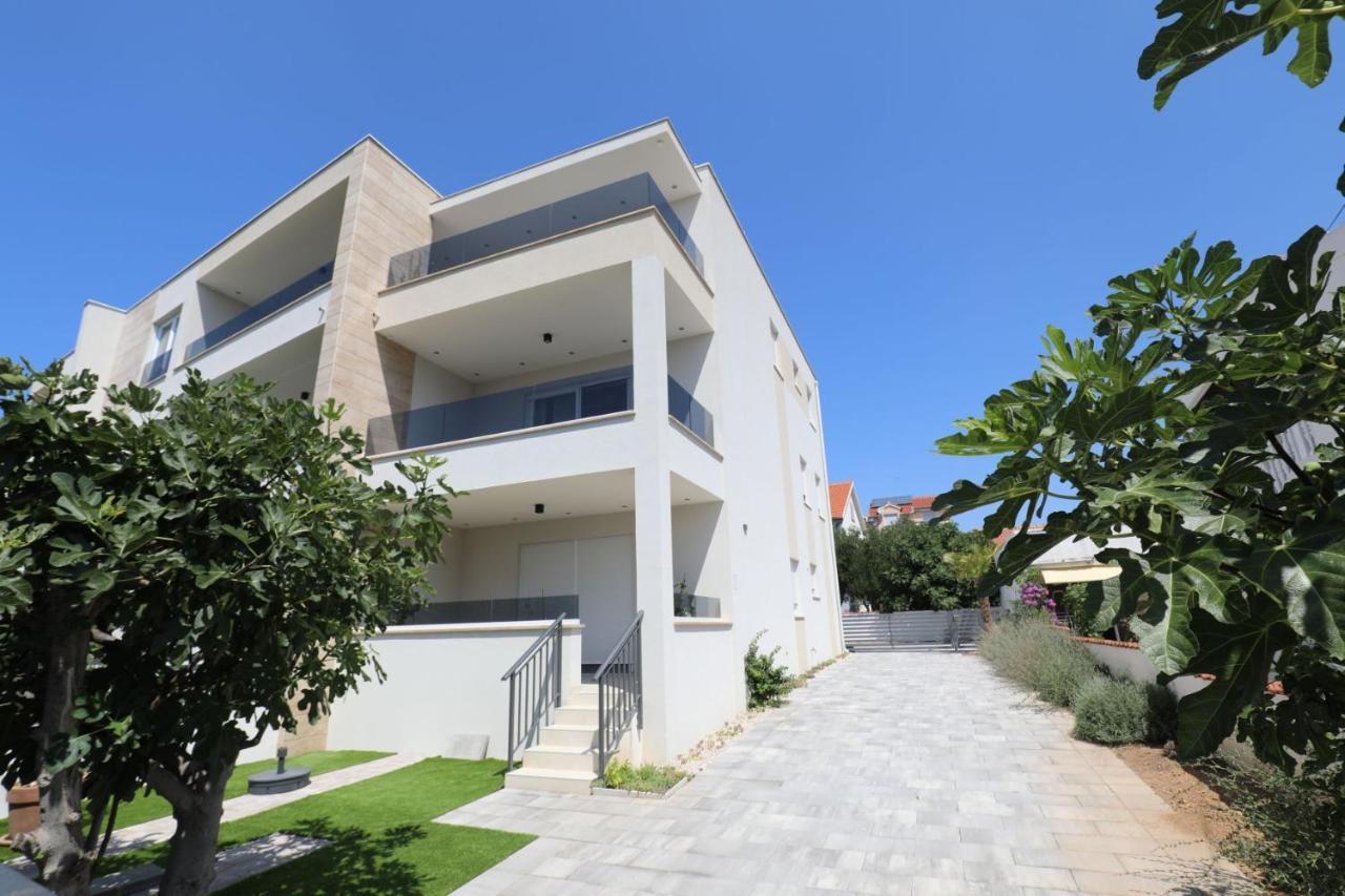 Smil'E Apartments Vodice Buitenkant foto