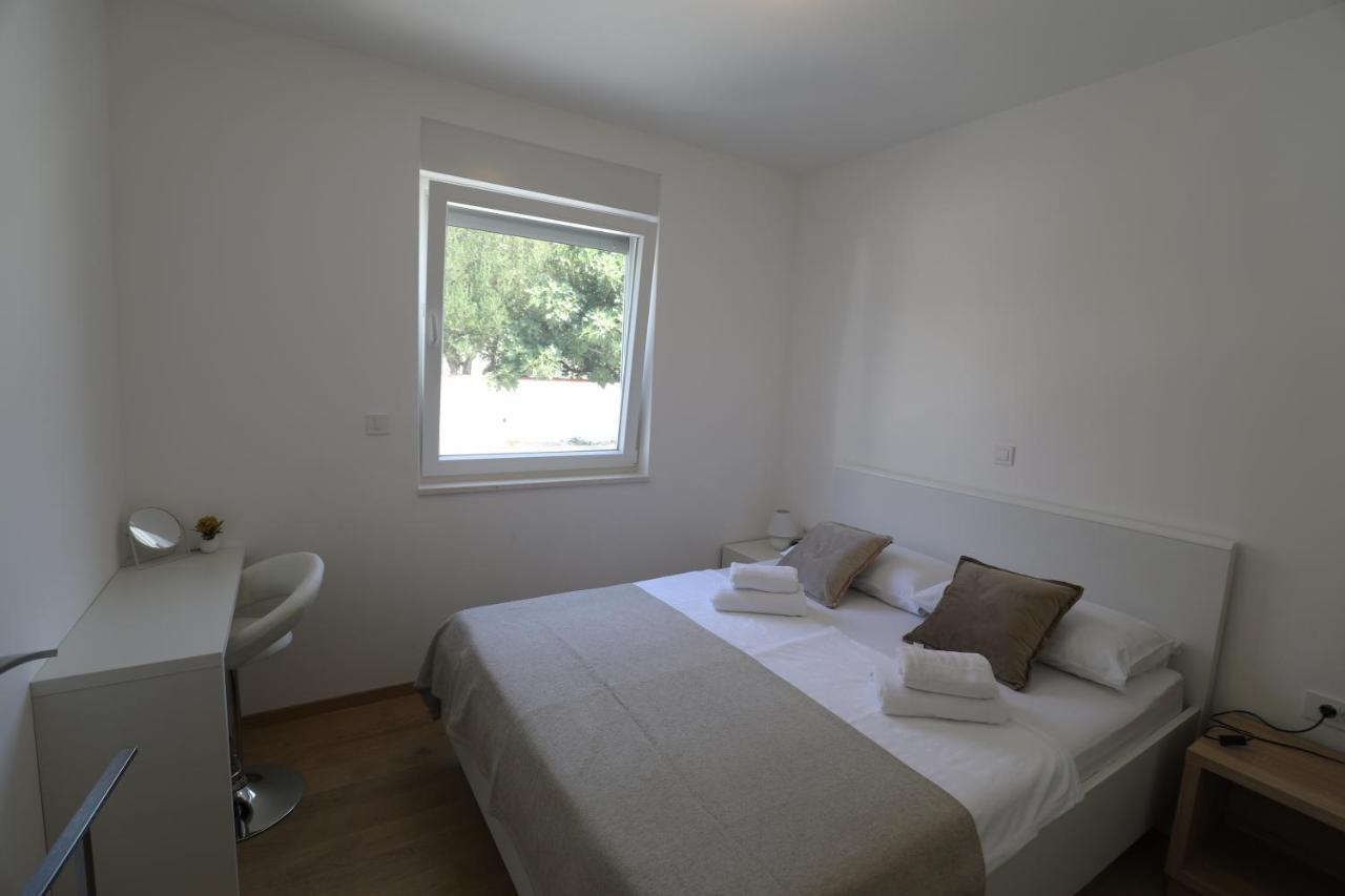 Smil'E Apartments Vodice Buitenkant foto