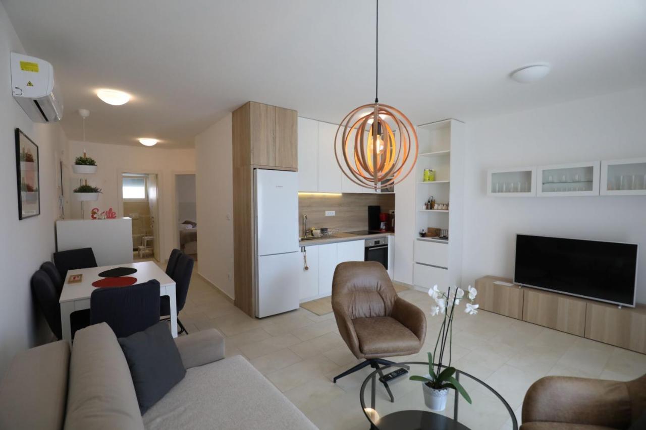 Smil'E Apartments Vodice Buitenkant foto