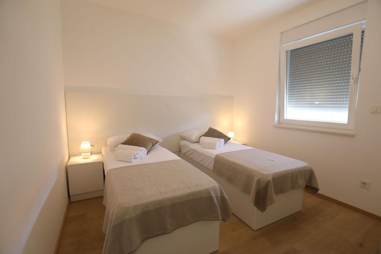 Smil'E Apartments Vodice Buitenkant foto