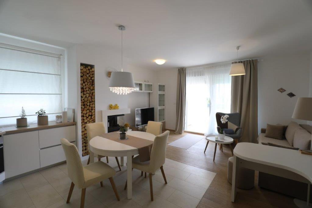 Smil'E Apartments Vodice Buitenkant foto