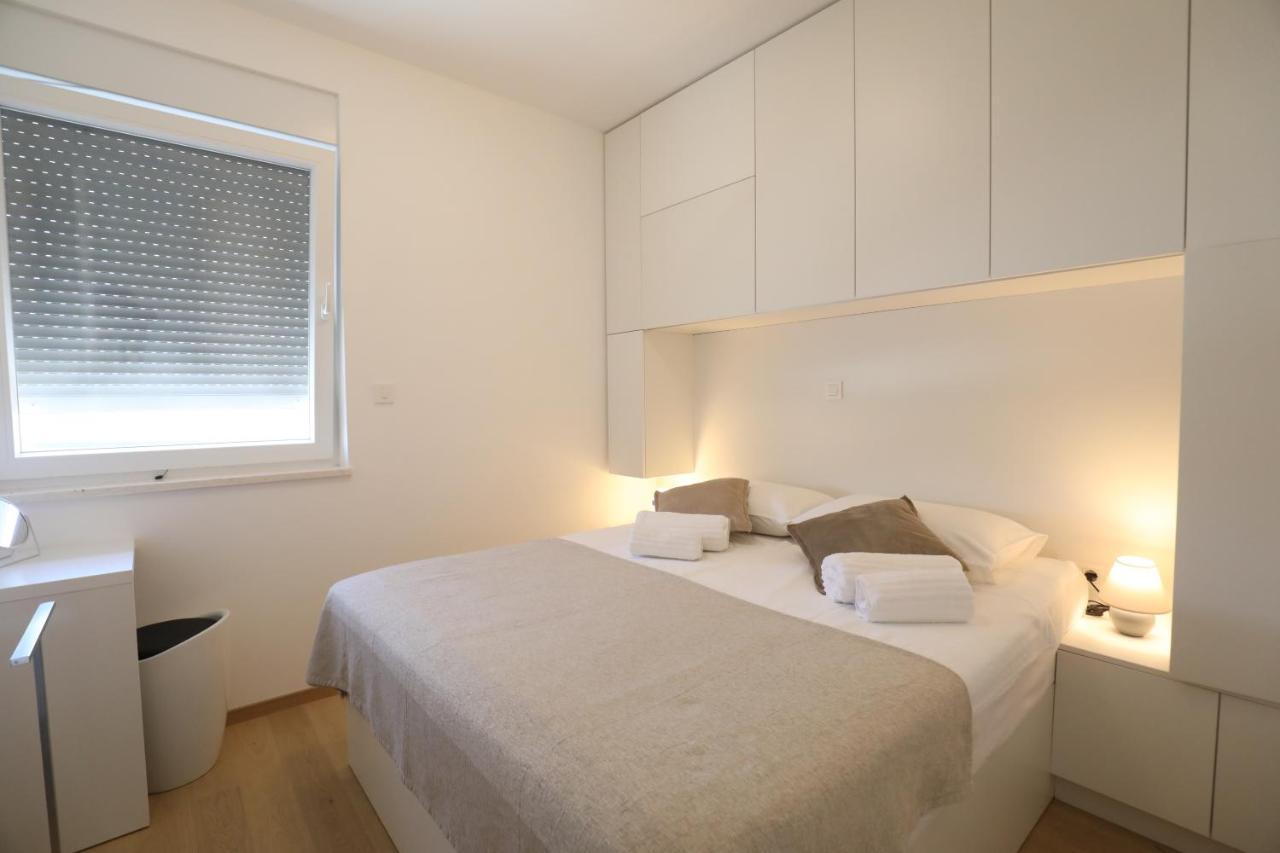 Smil'E Apartments Vodice Buitenkant foto